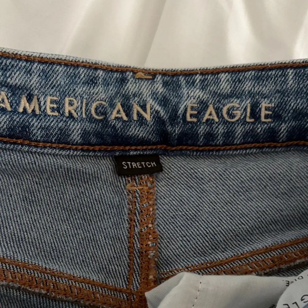 American Eagle Outfitters Women's Light Blue Distressed Skinny Jeans - Picture 2 of 3